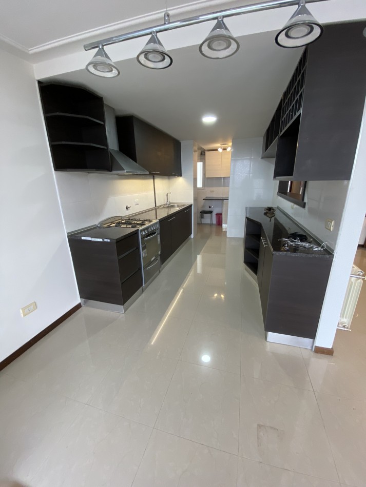 Zona Plaza Mitre Excelente semipiso en venta 